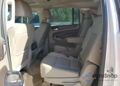 2018 Chevrolet Suburban C1500 Premier z USA, uszkodzony, nr VIN 1GNSCJKC1JR305038